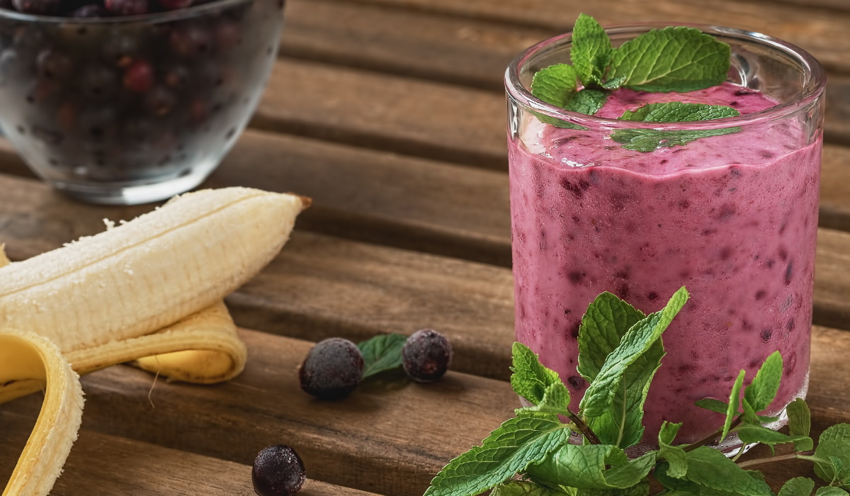 Berries, Banana + Greens Smoothie